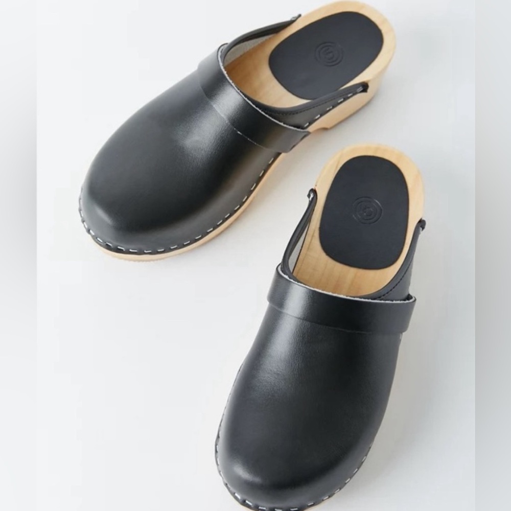 Urban Outfitters Swedish Clogs Black US 10, EU 41